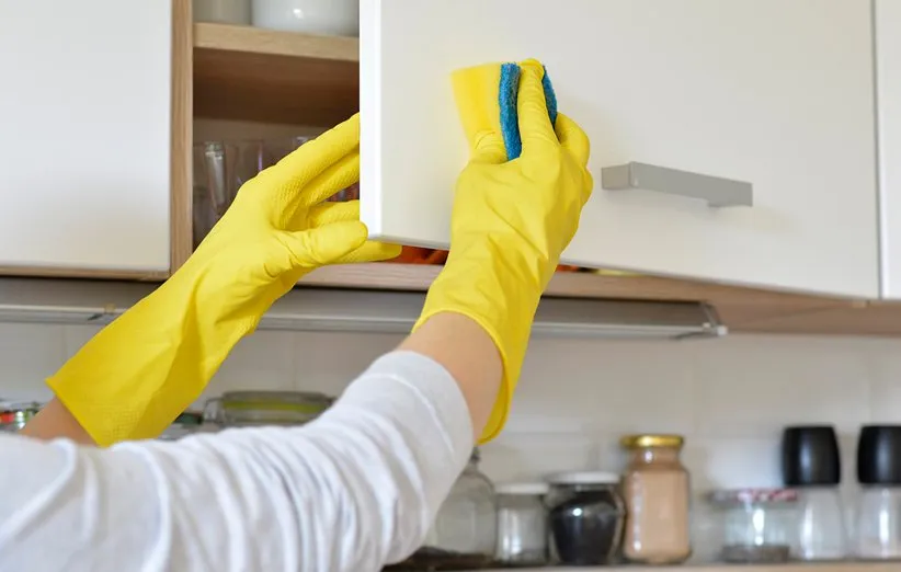 تمیز کردن کابینت آشپزخانه