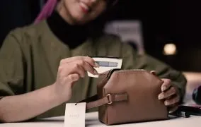 کیف لوازم آرایش مانگو