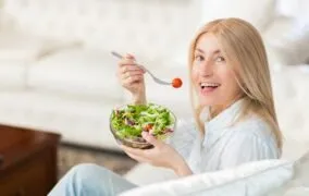 تغذیه‌ی دوران یائسگی