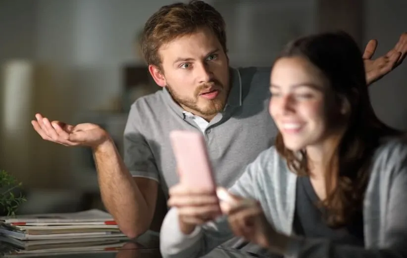 شبکه‌های اجتماعی و جنبه‌های منفی آن