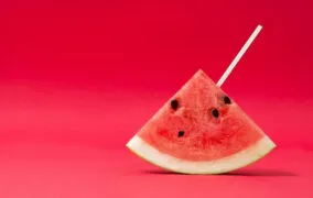 22 روش جالب برای مصرف هندوانه (همراه با دستور تهیه‌ی سوپ گازپاچو و پودینگ هندوانه)