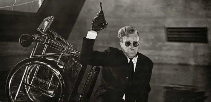 دکتر استرنج لاو