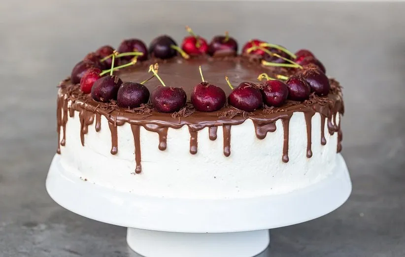 کیک آلبالو یک کیک تابستانی خوشمزه