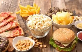 مواد غذایی مضر برای پوست