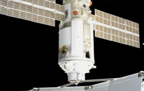 لحظه‌ی اتصال ماژول آزمایشگاهی نائوکا روسیه به ایستگاه فضایی بین‌المللی