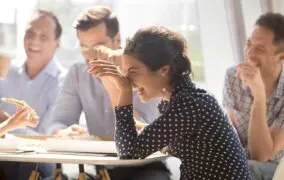 دلایلی برای اینکه بیشتر بخندید و از فواید خندیدن بهره‌مند شوید!