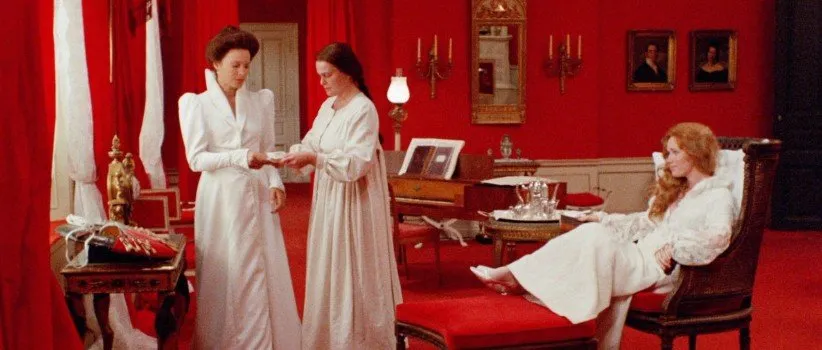 فیلم فریادها و نجواها