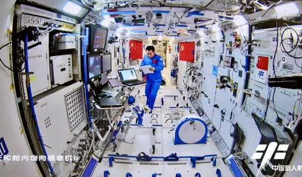 دومین راهپیمایی فضایی چین در ایستگاه فضایی تیان‌هه