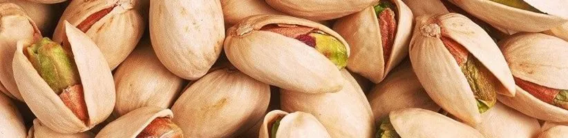 ۱۱ خاصیت بینظیر پسته بر اساس شواهد علمی (و عوارض زیادهروی در خوردن آن)