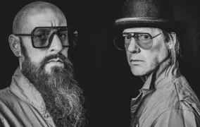 استودیوی Eyes Out