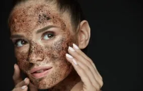 https://www.digikala.com/mag/wp-content/uploads/2021/08/woman-with-a-face-scrub.jpg