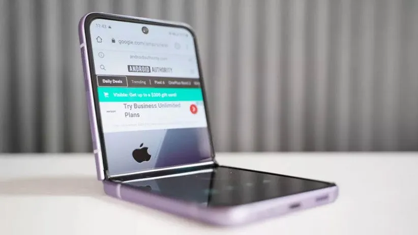 نمایشگر تاشو