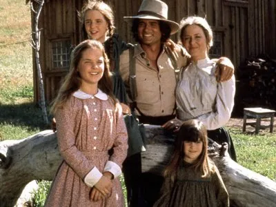 خانهای در چمنزار کوچک