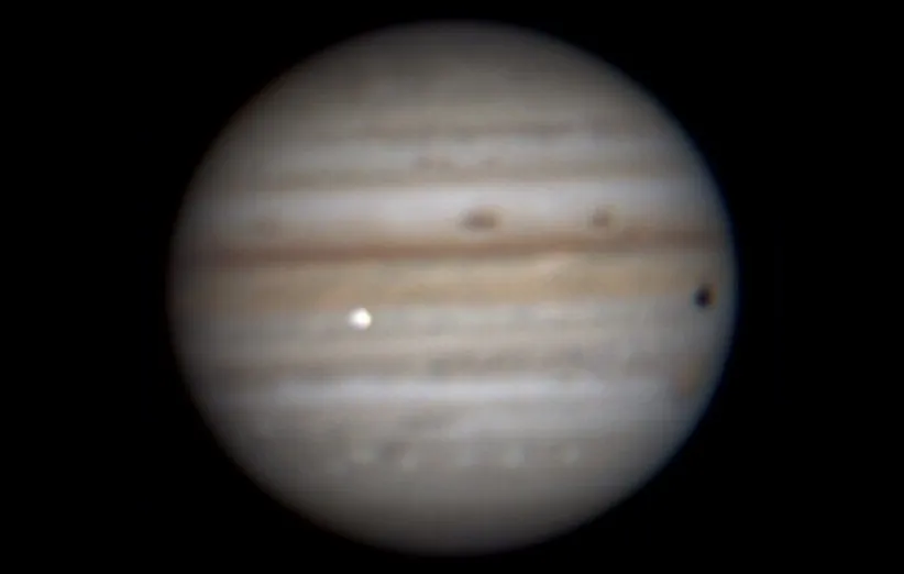 درخشندگی ناشی از برخورد جرمی بزرگ به ابرهای مشتری