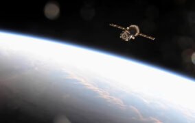 فضاپیمای روسی سایوز MS-18 هنگام جابه‌جایی در ایستگاه فضایی بین‌المللی