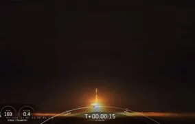 پرتاب موشک فالکون 9 اسپیس‌ایکس برای نخستین پرتاب عملیاتی استارلینک به مدار قطبی