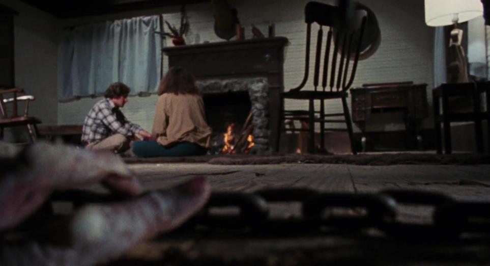 The Evil Dead 00003 - بررسی فیلم The Evil Dead (1981) | فیلمی که در برزخ بین ترسناک بودن و مسخرگی گیر کرده است