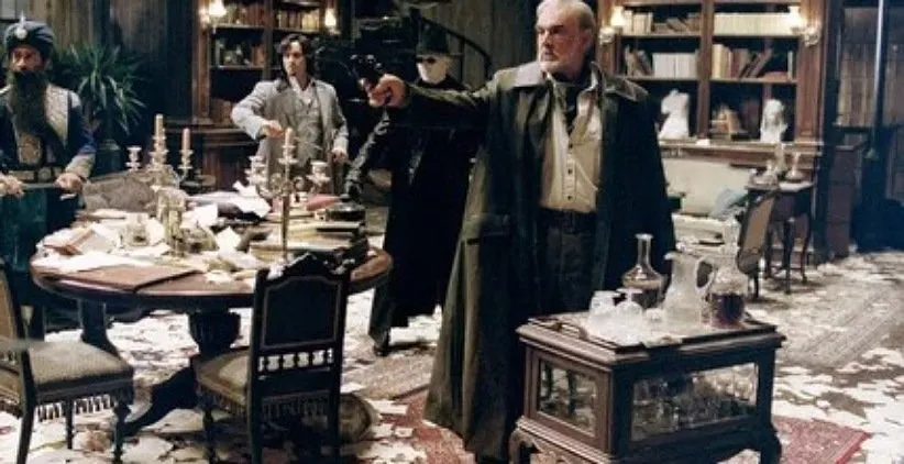 فیلم انجمن نجیب‌زادگان عجیب