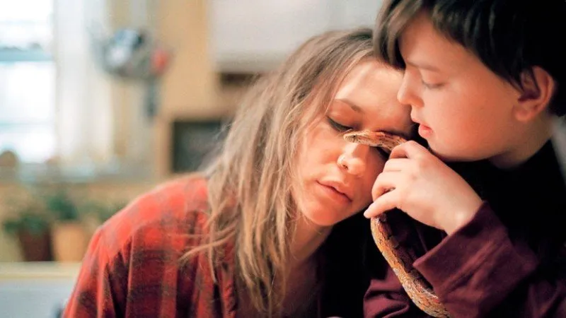 فیلم پایین به سمت استخوان