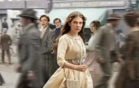 انولا هولمز