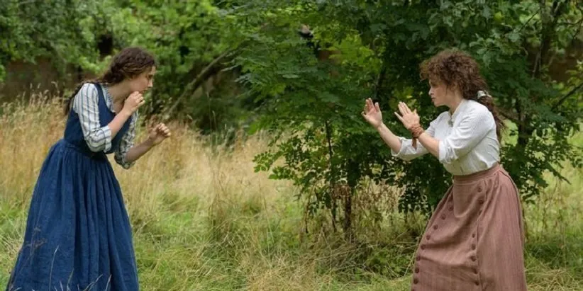 انولا هولمز