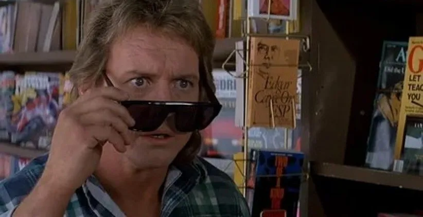 آنها زندگی میکنند فیلمی مشابه فری گای