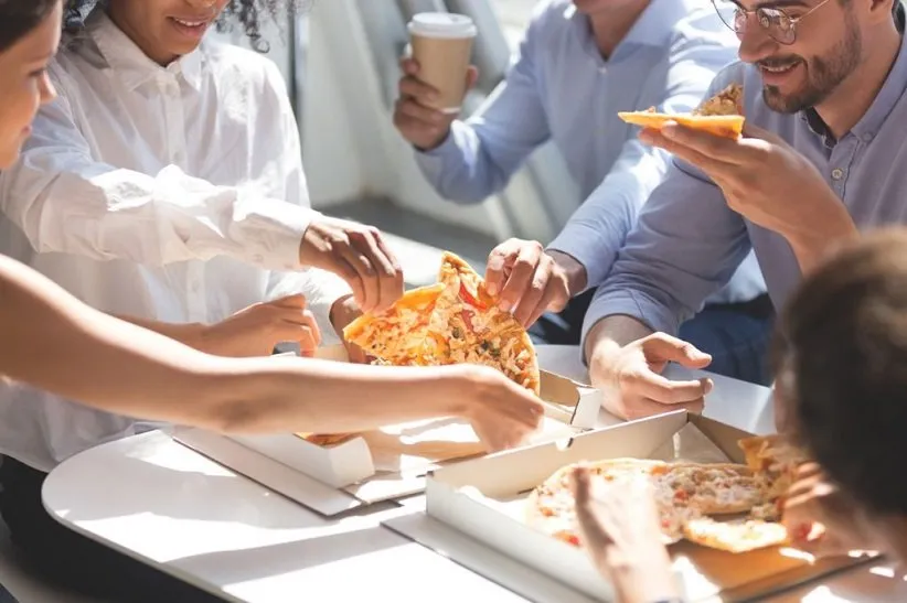 با سرعت بالایی غذا می‌خورید