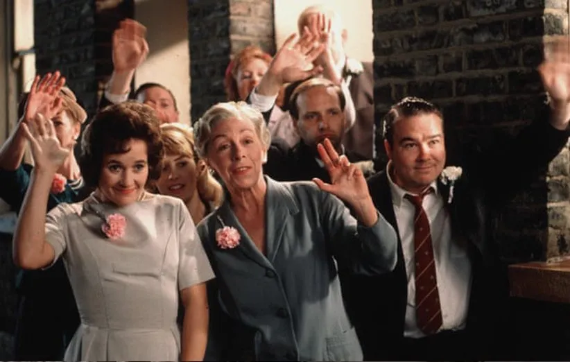 صداهای دوردست، زندگیهای بیجان