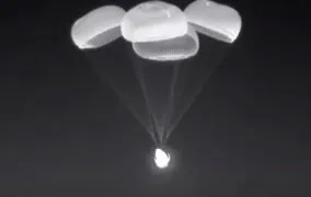 بازگشت شبانه‌ی فضاپیمای دراگون اسپیس‌ایکس در مأموریت کرو-2