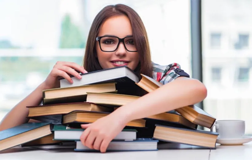 دختر کتابخوان