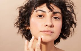 روش‌های خانگی برای درمان جوش سرسفید روی بینی و چانه