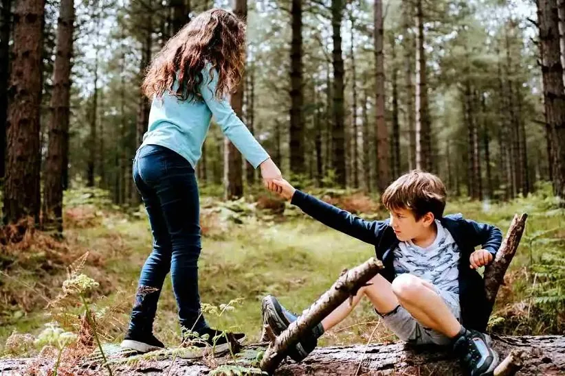 کمک کردن به دیگران