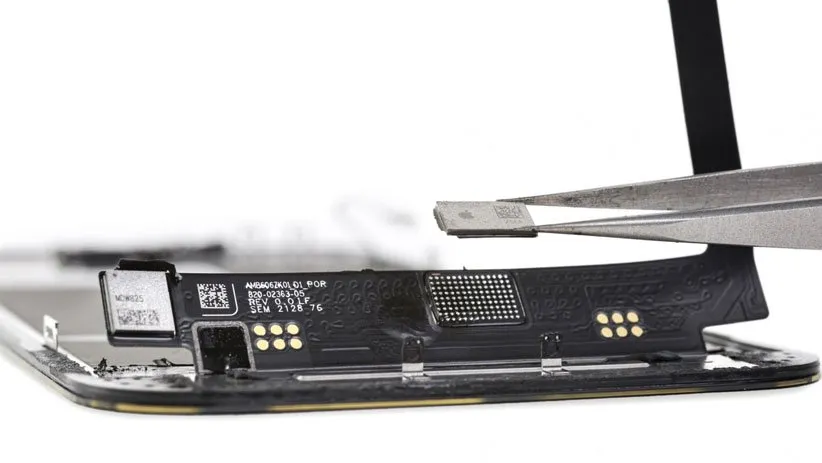 نمایشگر آیفون 13