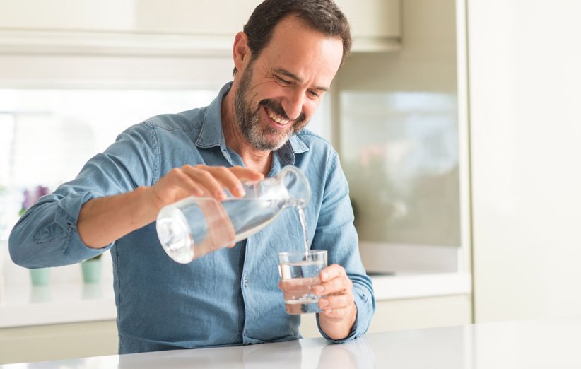 درمان سردرد صبحگاهی با نوشیدن آب