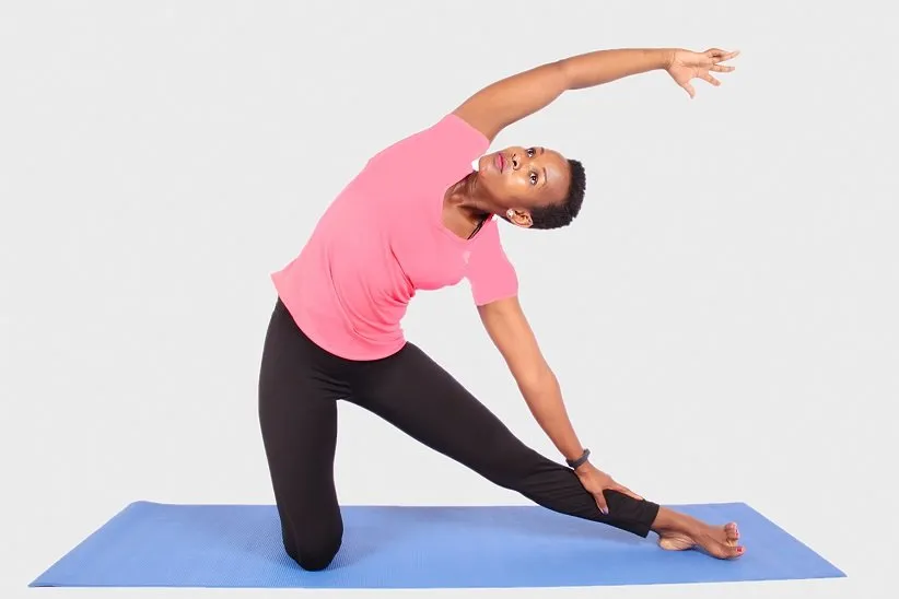 «زانو زدن و خم شدن به طرفین» (Kneeling Side Bend)