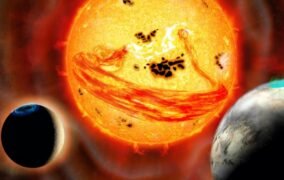 طرحی گرافیکی از شراره‌های عظیم ستاره‌ی خورشید-مانند ای‌کی اژدها