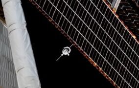 تصویری از نزدیک شدن فضاپیمای سایوز MS-20 به ایستگاه فضایی بین‌المللی