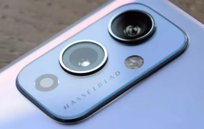 همکاری با هسلبلاد در طراحی سنسور دوربین