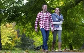 10 دلیل برای اینکه روز خود را با پیاده‌روی آغاز کنید