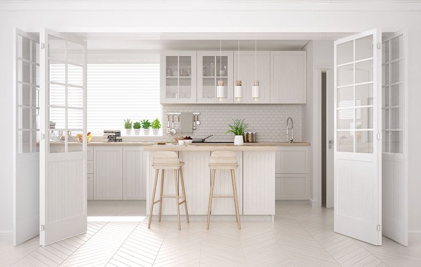 تمیز نگه داشتن کابینت‌های سفید آشپزخانه