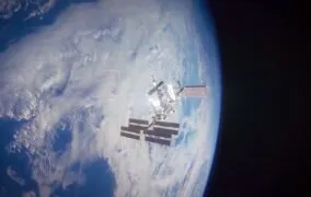 ایستگاه فضایی بین‌المللی در مدار زمین