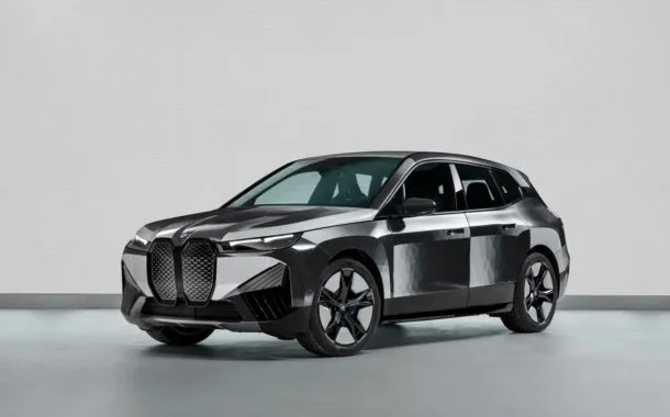 فناوری تغییر رنگ خودرو بی ام و