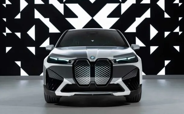 فناوری تغییر رنگ خودرو بی ام و