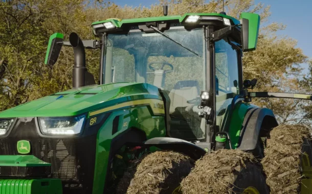 تراکتور خودران الکتریکی جان دیر