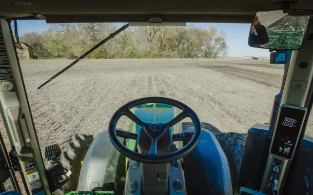 تراکتور خودران الکتریکی جان دیر