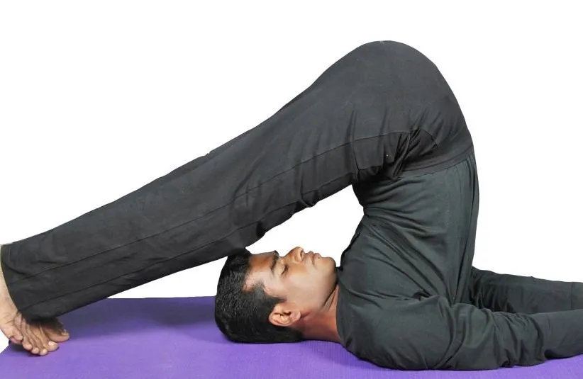 «حرکت گاوآهن» (Plow pose)