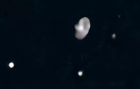 سیارک الکترا و قمرهای سه‌گانه‌ی آن