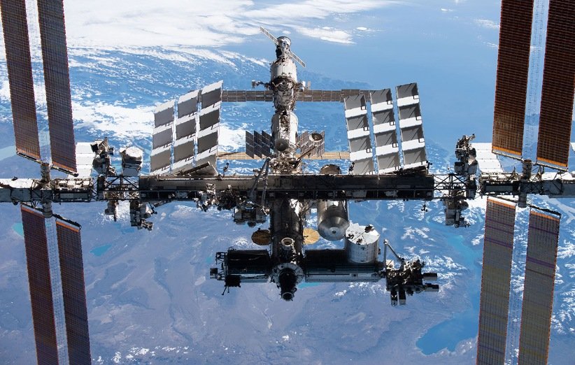 ایستگاه فضایی بین‌المللی در مدار زمین