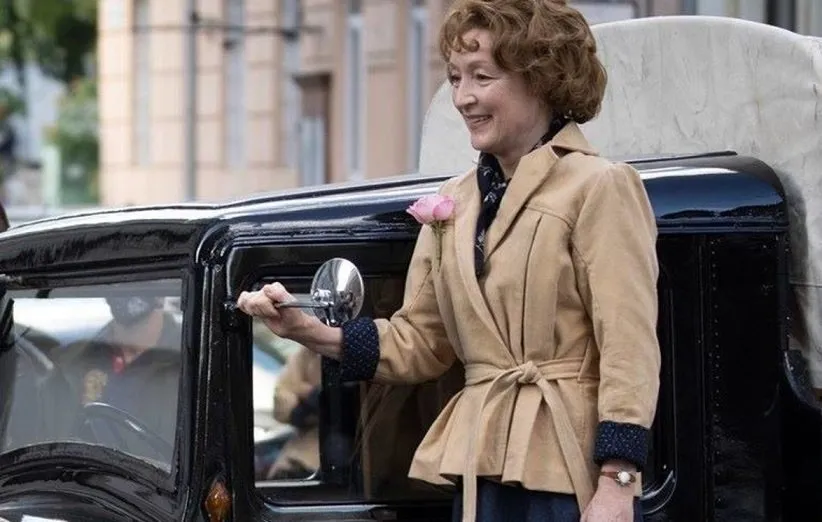 خانم هریس به پاریس می‌رود