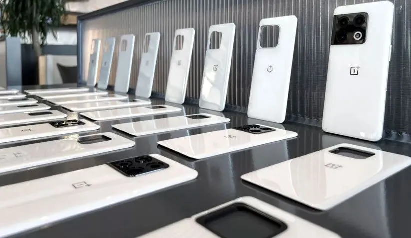 گوشی‌های سفید رنگ